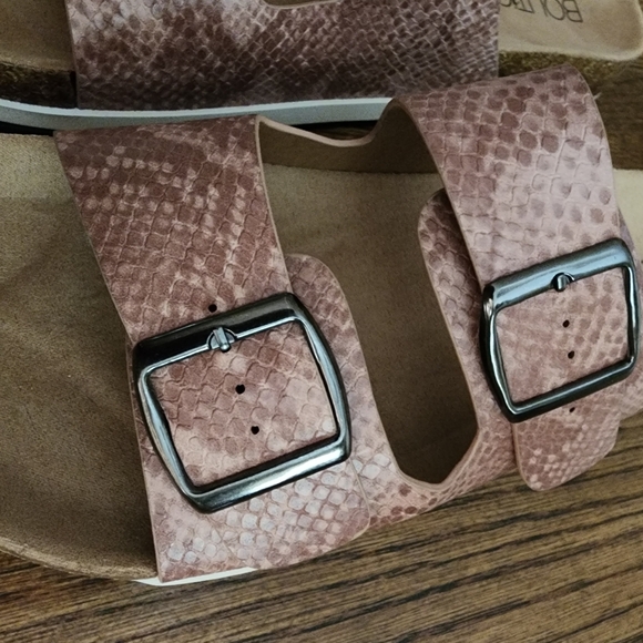 Corkys beach babe slides - Picture 3 of 7